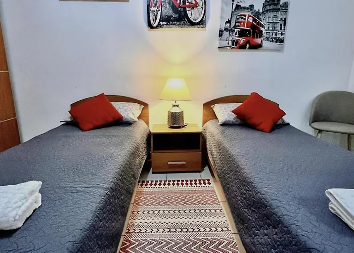 F2 2 Lovely Room, Living And Bathroom Shared , St Julians