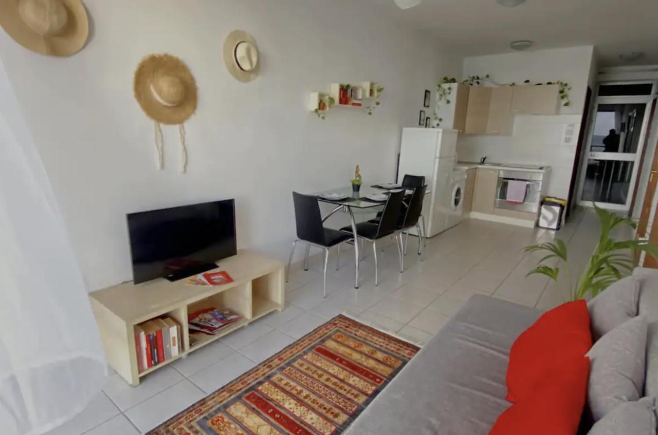 Homestay F2 2 Lovely Room, Living And Bathroom Shared , St Julians Saint Julian's